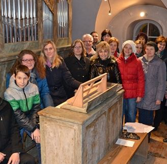 Erna präsentierte die Altruppersdorfer Orgel