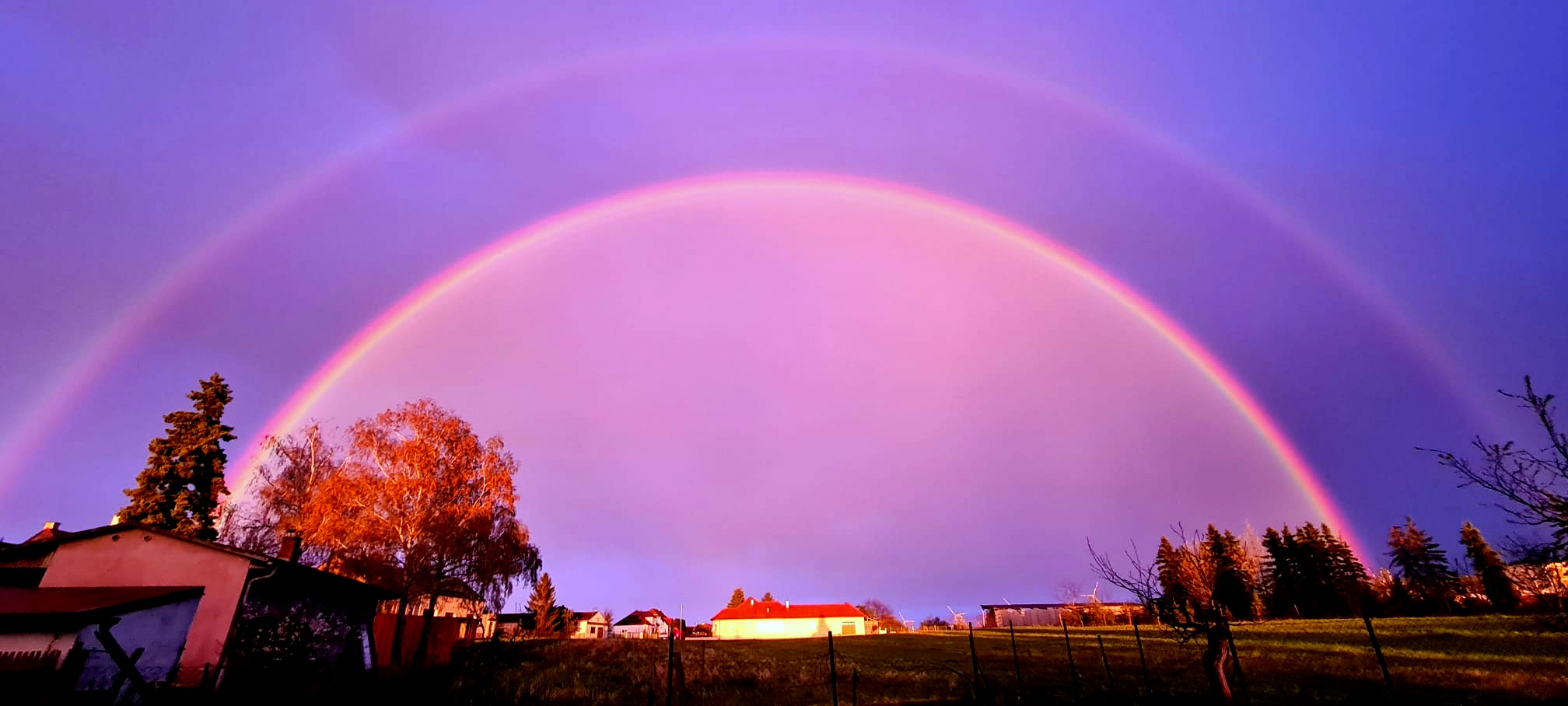 Regenbogen über Ameis (24. April 2022)